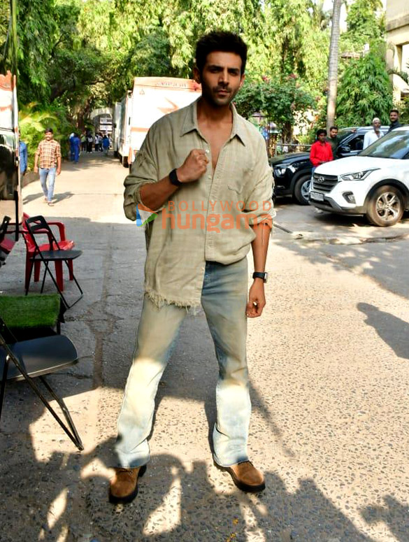 photos kartik aaryan promote chandu champion on the sets of dance deewane 4 1