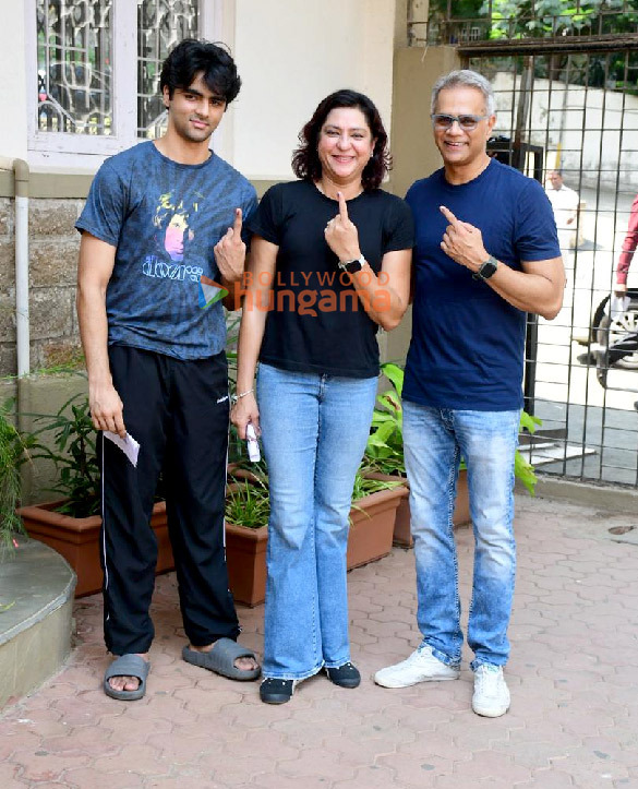 photos lok sabha elections 2024 janhvi kapoor farhan akhtar zoya akhtar among others cast their votes in mumbai 1 7
