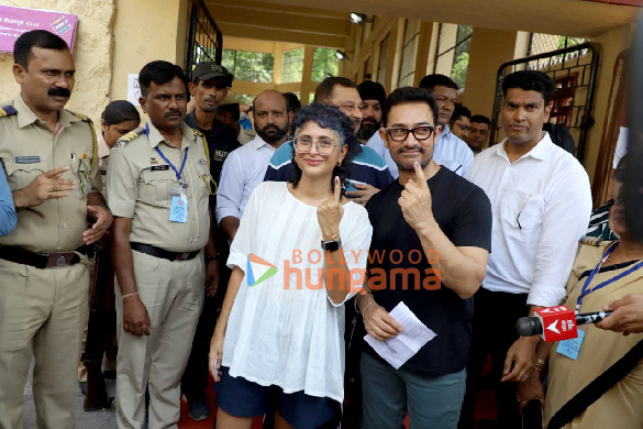 photos lok sabha elections 2024 janhvi kapoor farhan akhtar zoya akhtar among others cast their votes in mumbai 1 15