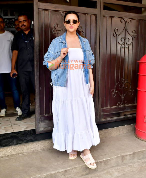 photos parineeti chopra snapped in andheri 1 6