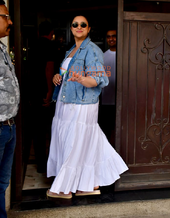 photos parineeti chopra snapped in andheri 4 4