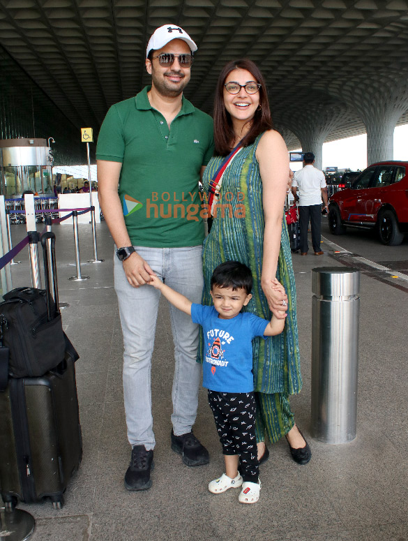 photos pooja hegde and kajal aggarwal snapped at the airport 2