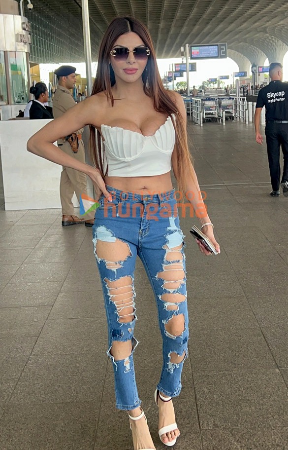 photos preity zinta sherlyn chopra and kapil sharma snapped at the airport 1