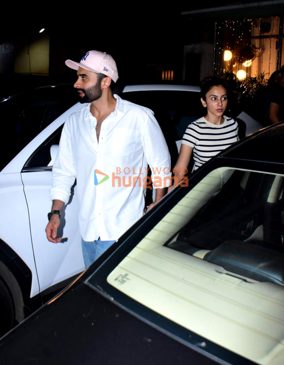 photos rakul preet singh and jackky bhagnani snapped in bandra 1 3