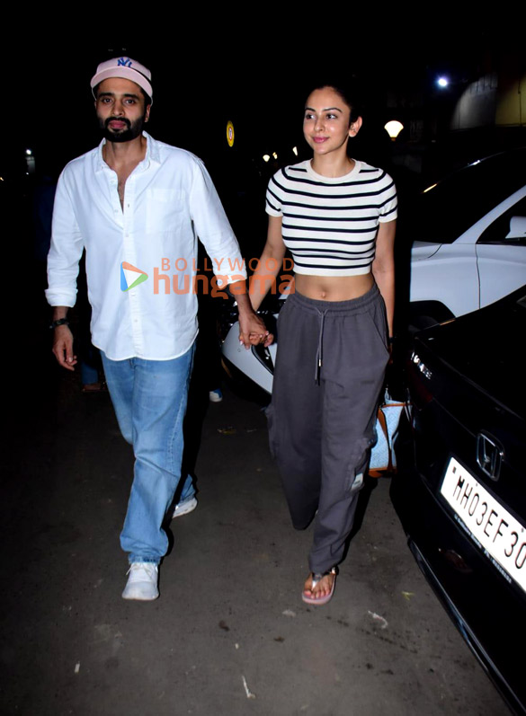 photos rakul preet singh and jackky bhagnani snapped in bandra 2 3