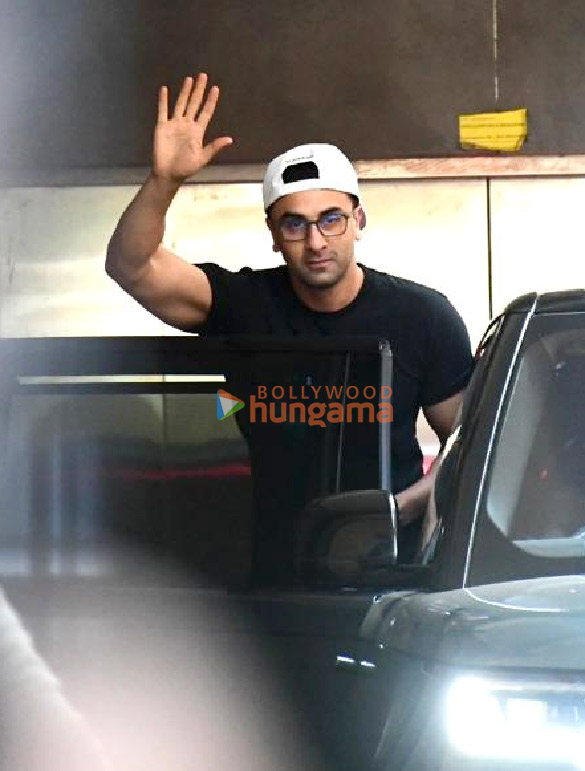 Photos: Ranbir Kapoor spotted outside a clinic in Santacruz Photos: Ranbir Kapoor spotted outside a clinic in Santacruz