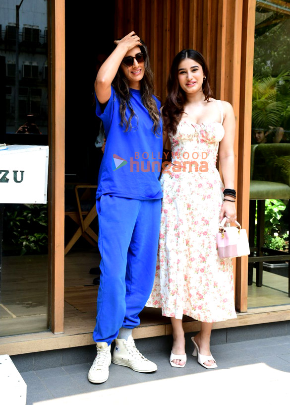 photos rasha thadani and pragya yadav spotted at a restaurant in bandra 3