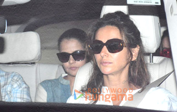 photos saif ali khan kareena kapoor khan farhan akhtar and others snapped at ritesh sidhwanis moms funeral 8