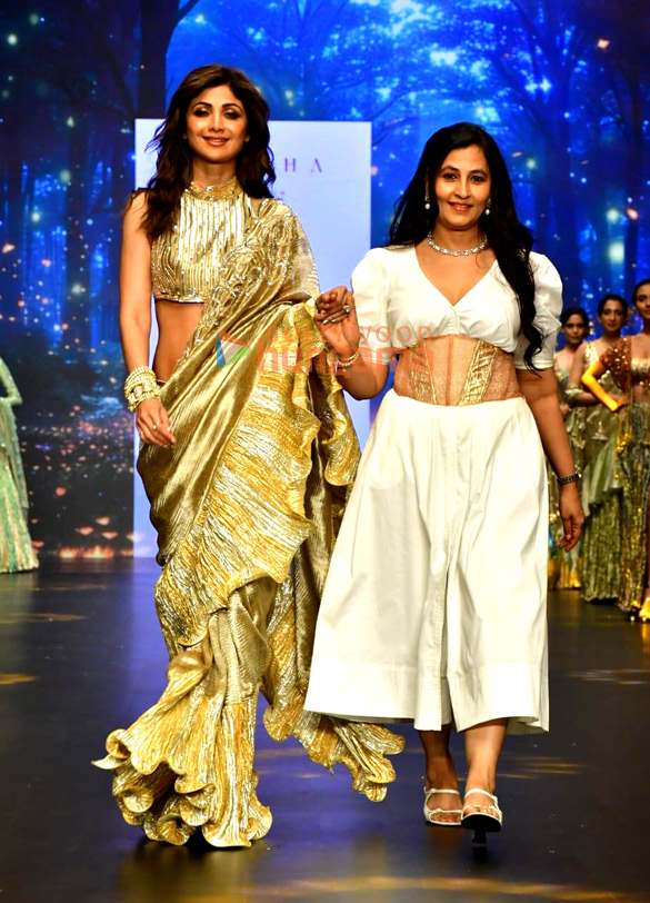 photos shilpa shetty walk for asha at bombay times fashion week 2024 6