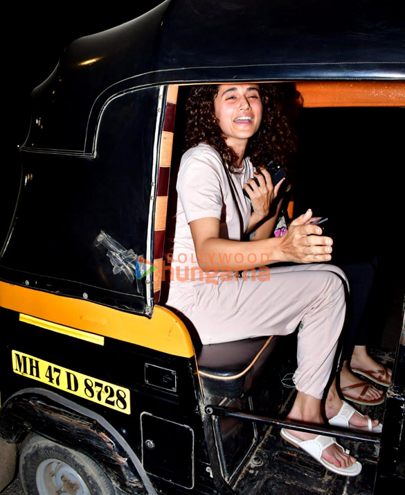 Photos: Taapsee Pannu snapped during a rickshaw ride in Andheri Photos: Taapsee Pannu snapped during a rickshaw ride in Andheri