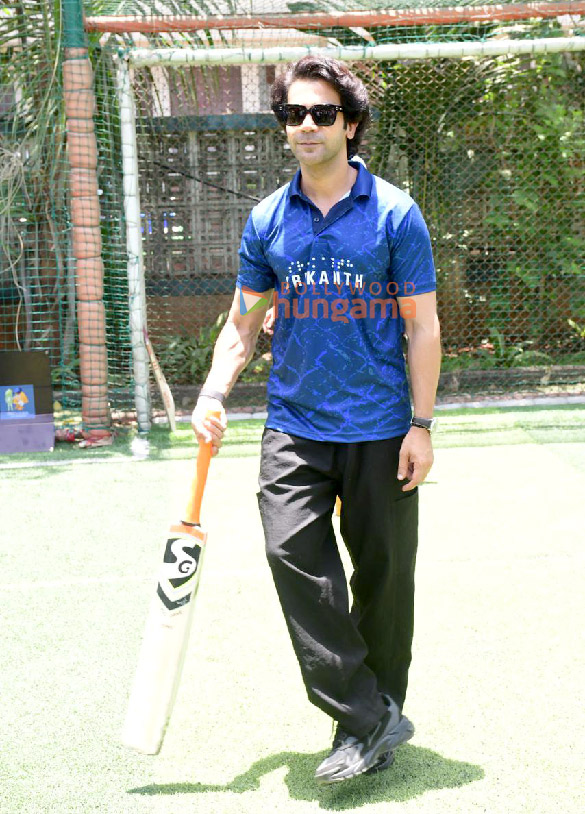 Photos: Zaheer Khan and Rajkummar Rao with team Srikanth snapped playing cricket with visually impaired players at Astro Turf, NSCI Club, Worli