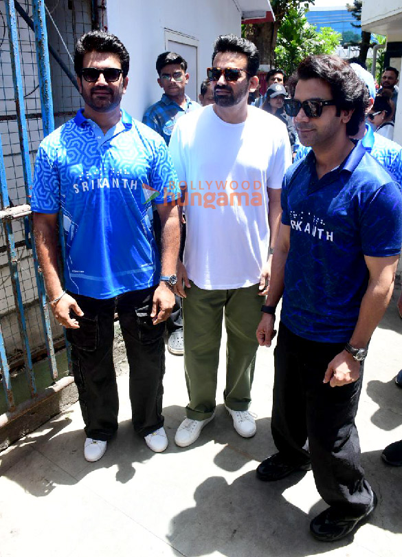 photos zaheer khan and rajkummar rao with team srikanth snapped playing cricket with visually impaired players at astro turf nsci club worli 8