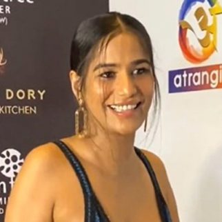 Poonam Pandey's fun chit chat with paps at an event