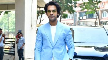 Rajkummar Rao strikes a pose for paps as he gets clicked for ‘Mr & Mrs. Mahi’ promotions