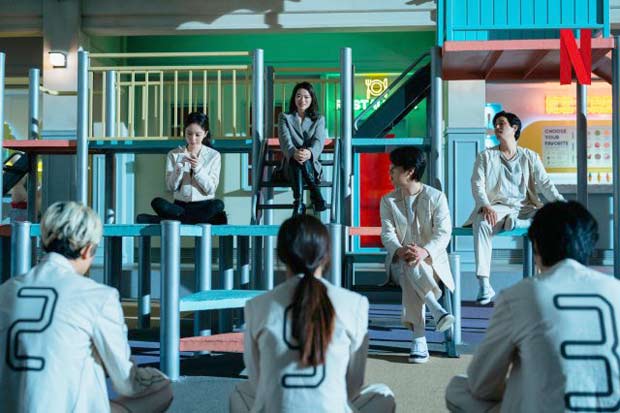 The 8 Show Review: Ryu Jun Yeol, Chun Woo Hee starrer aspires to be Squid Game with high-octane tension but falls flat