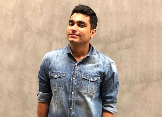 Viraj Ghelani’s stand-up debut draws overflowing crowds in Mumbai