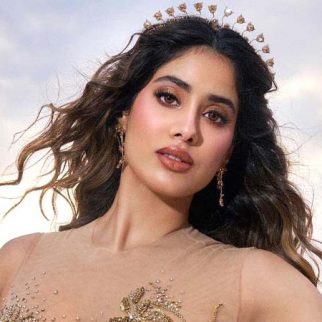 Exclusive: Janhvi Kapoor wins hearts with sweet gesture at the Bollywood Hungama Hangout, holds baby fan while promoting Mr & Mrs Mahi