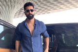 Always dapper! Vicky Kaushal strikes a pose for paps at the airport