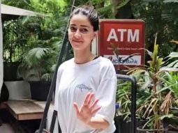 Ananya Panday waves at paps as she gets clicked before her workout sesh