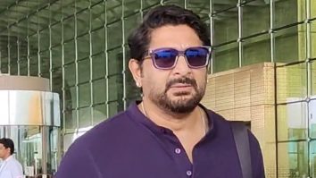 Arshad Warsi smiles wide as he gets clicked at the airport