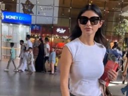 Mouni Roy turns up in style as she gets papped at the airport