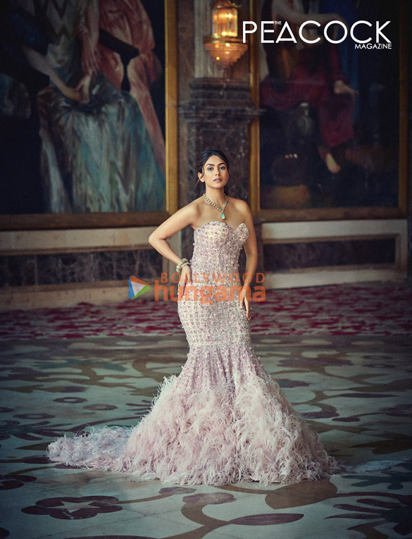 mrunal thakur 5 52