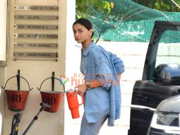 Photos: Alia Bhatt snapped at Sanjay Leela Bhansali house in versova