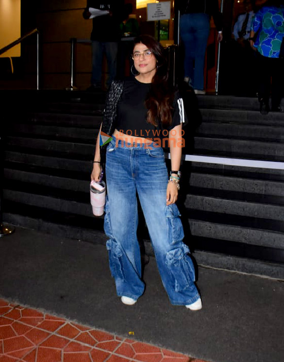 photos bhumi pednekar amol parashar konkona sen sharma and others snapped at sumukhi sureshs stand up show in bandra 4
