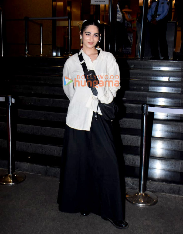 photos bhumi pednekar amol parashar konkona sen sharma and others snapped at sumukhi sureshs stand up show in bandra 7