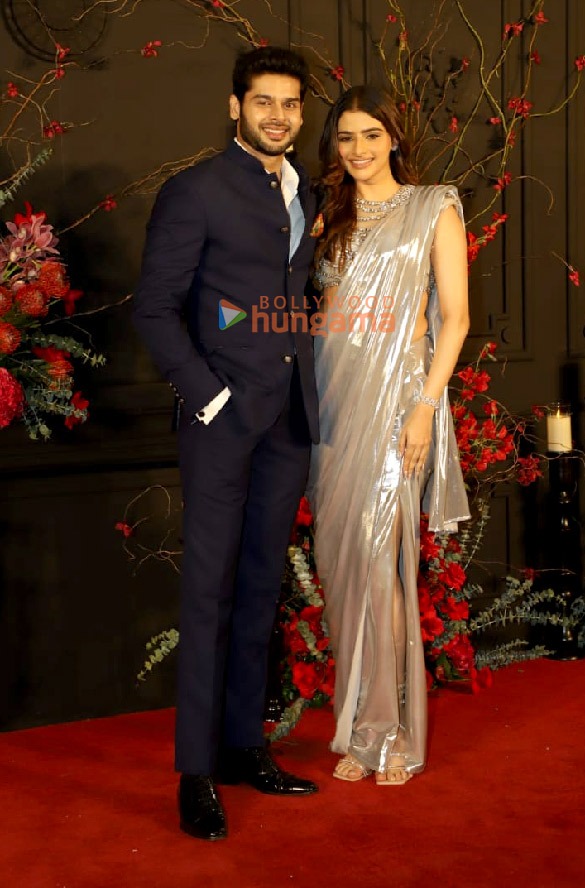 photos celebs grace sonakshi sinha and zaheer iqbals reception bash 2 13