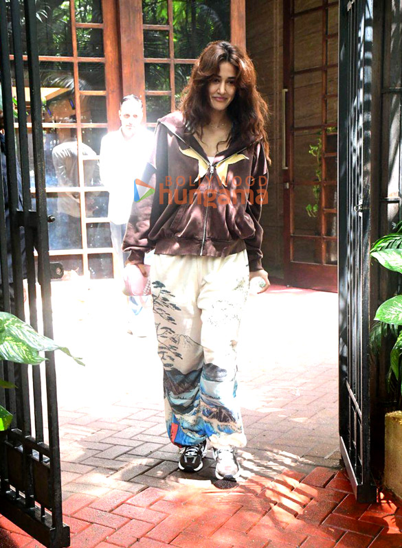 photos disha patani spotted outside a dance class in khar 2