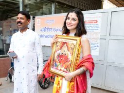 Photos: Divya Khossla visits Siddhivinayak Temple to seek blessings