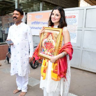 Photos: Divya Khossla visits Siddhivinayak Temple to seek blessings