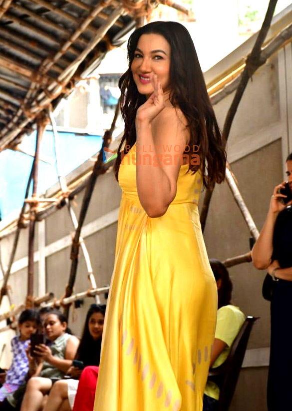 photos gauahar khan snapped in juhu 2
