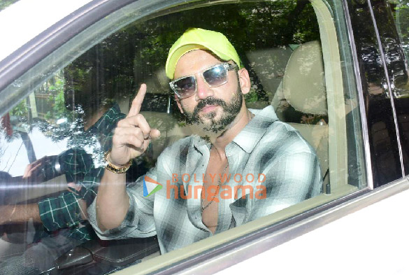 photos groom to be zaheer iqbal snapped as he leaves for his wedding 3