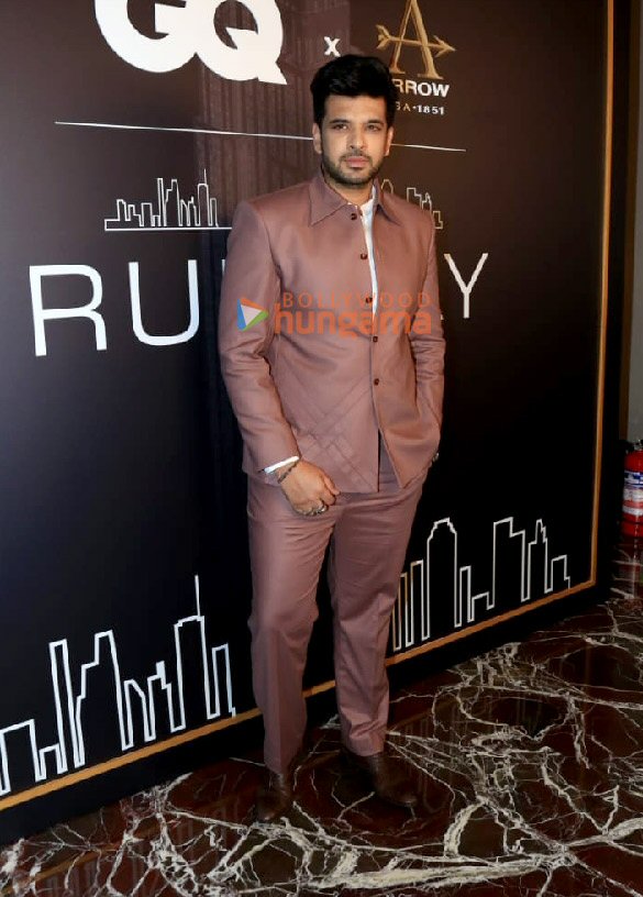 photos hrithik roshan neha sharma aisha sharma and others snapped at an event hosted by gq and arrow 10