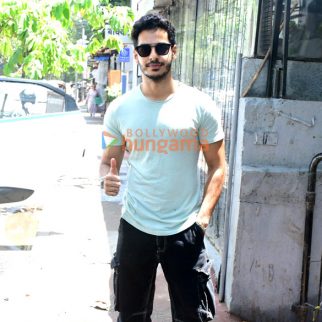 Photos: Ishaan Khatter spotted outside a cafe in Bandra