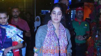 Photos: Janhvi Kapoor snapped at the airport