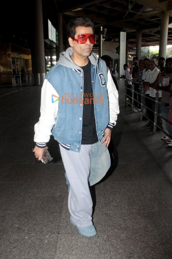 photos kareena kapoor khan uorfi javed and karan johar snapped at the airport 5