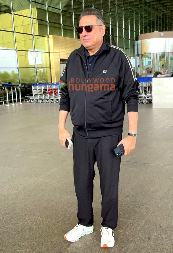photos kartik aaryan kabir khan and boman irani snapped at the airport 1