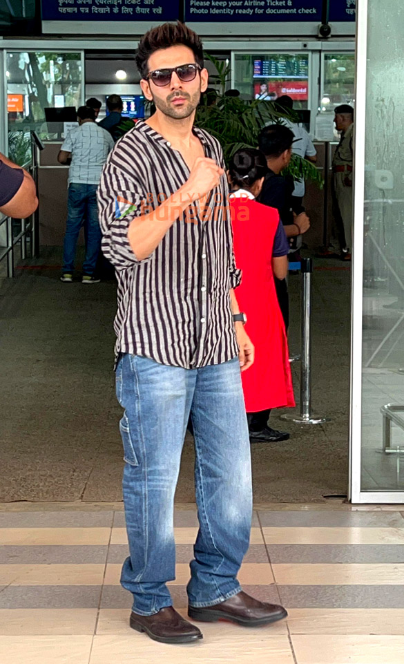 Photos: Kartik Aaryan, Kabir Khan and Gauahar Khan snapped at the airport Photos: Kartik Aaryan, Kabir Khan and Gauahar Khan snapped at the airport