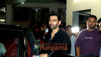 Photos: Kartik Aaryan snapped in Juhu PVR
