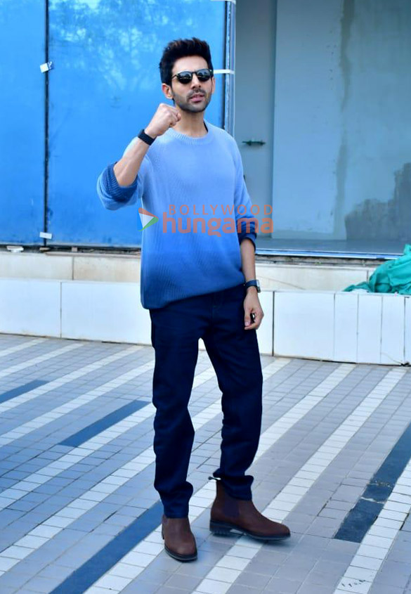 Photos: Kartik Aaryan snapped promoting his film Chandu Champion