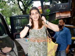Photos: Kriti Sanon snapped in Andheri