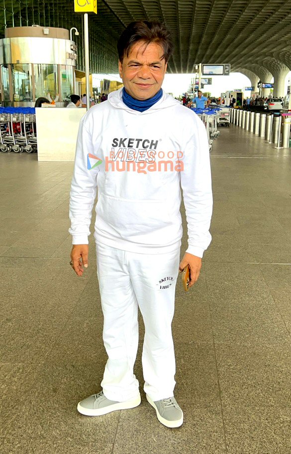 photos kubbra sait rajpal yadav and others snapped at the airport 5