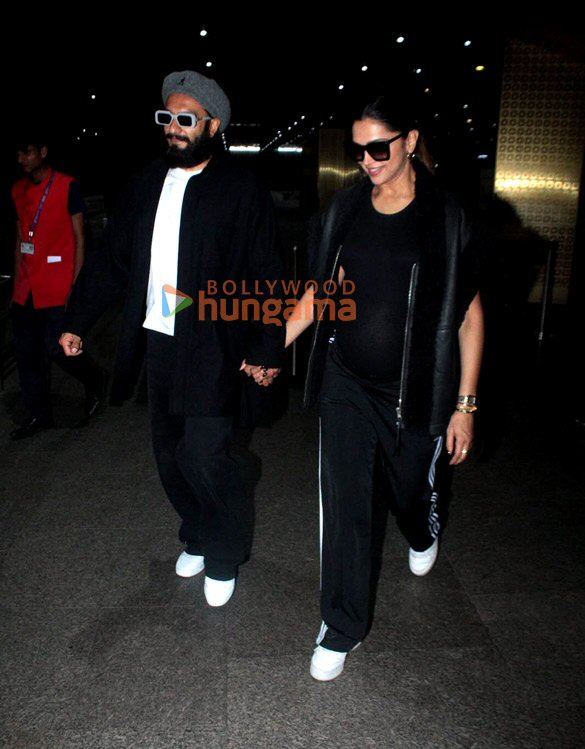 photos ranveer singh deepika padukone and ibrahim ali khan snapped at the airport 2