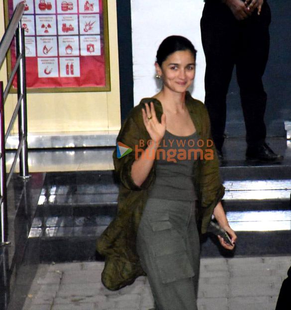 photos salman khan ranbir kapoor alia bhatt and nirvaan khan snapped at kalina airport 6