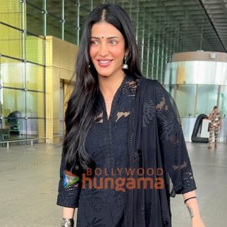 Photos: Shruti Haasan and Neha Bhasin snapped at the airport