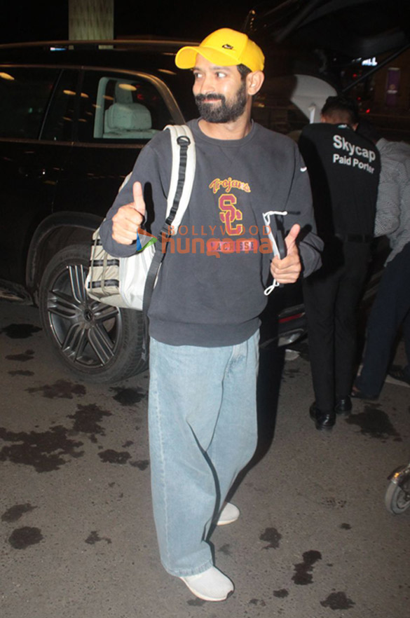 photos siddhant chaturvedi manushi chhillar and others snapped at the airport 2167 2