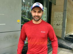 Photos: Varun Dhawan snapped in Juhu